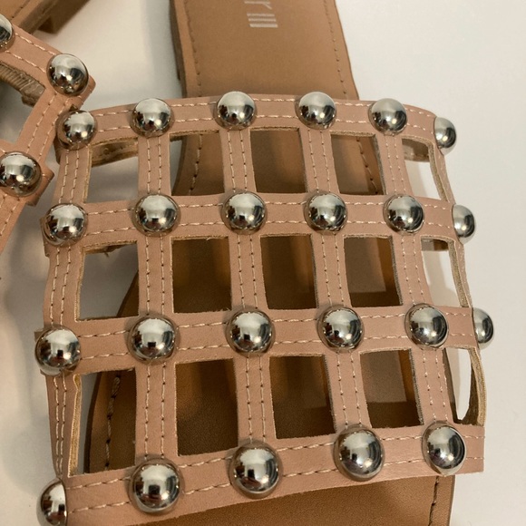 Bar lll Tan Studded Sandals Size 8 - Picture 3 of 5